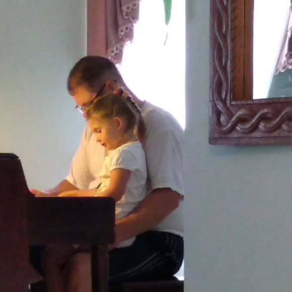 Meet your Posher, Desirae - Picture 2 of 4